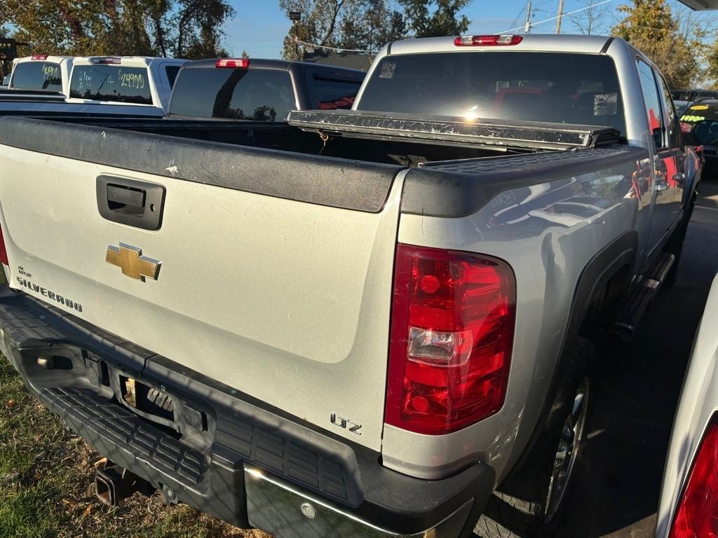 Chevrolet Silverado 2500HD LTZ Crew Cab 4WD 2011