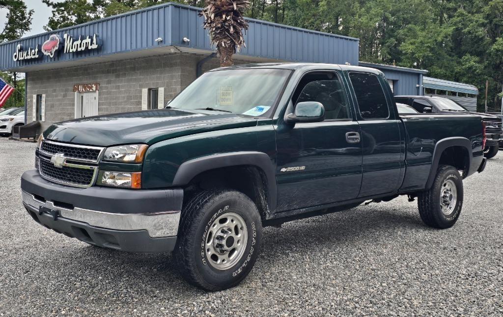 2006 Chevrolet Silverado 2500HD Ext Cab 143.5" WB 2WD Work Truck
