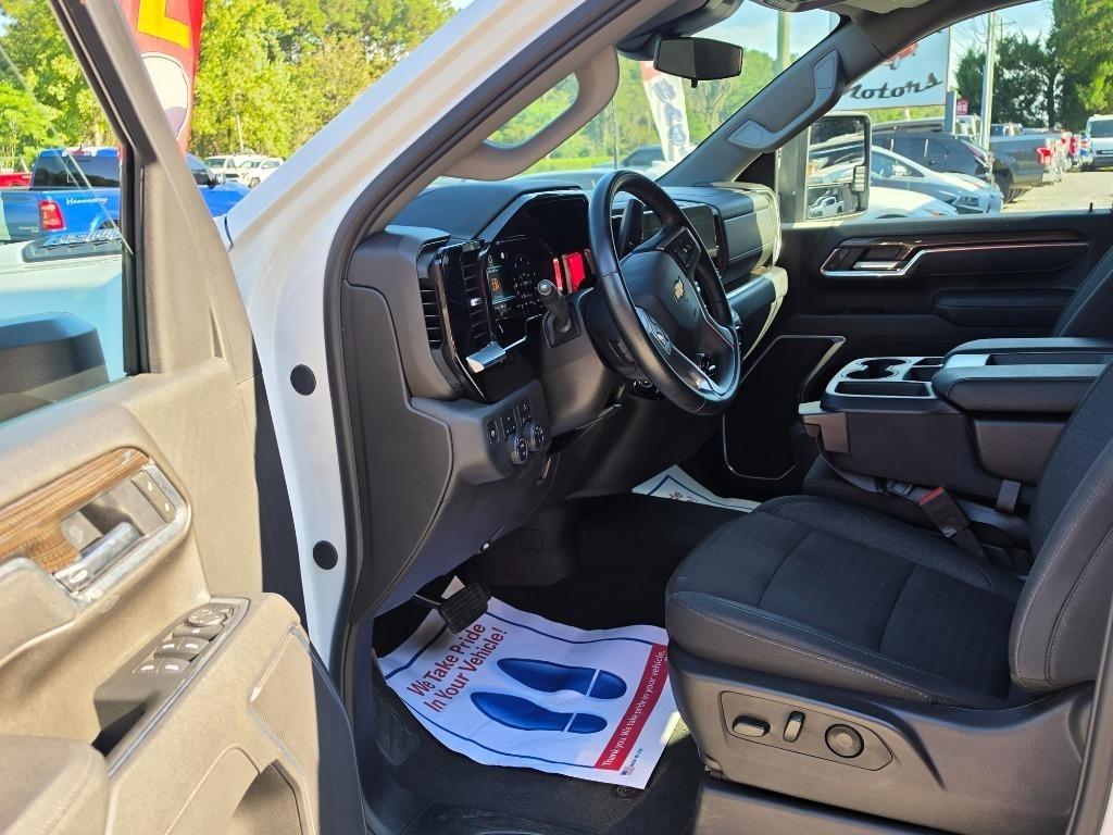 2025 Chevrolet Silverado 2500HD LT - Photo 17