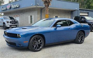 2021 Dodge Challenger SXT RWD