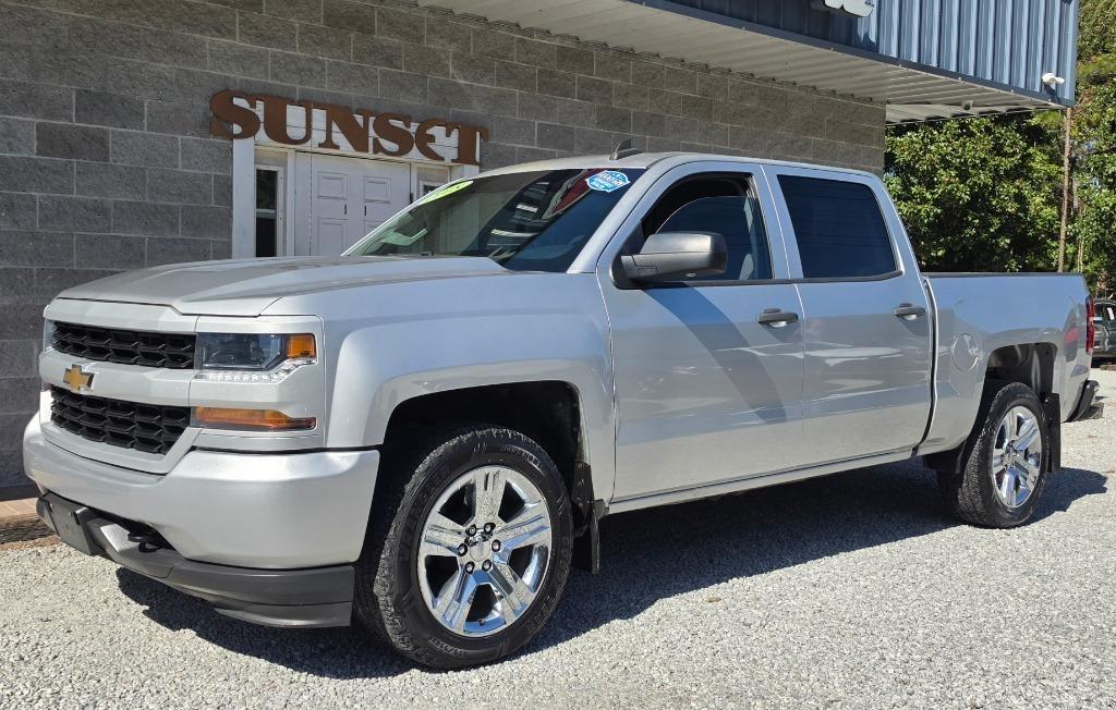 2018 Chevrolet Silverado 1500 4WD Crew Cab 143.5" Custom