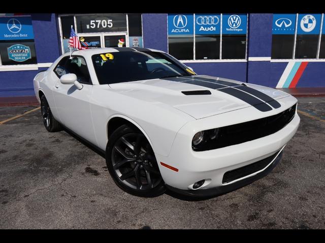 White 2019 Dodge Challenger SXT RWD Coupe Rear-Wheel Drive Automatic