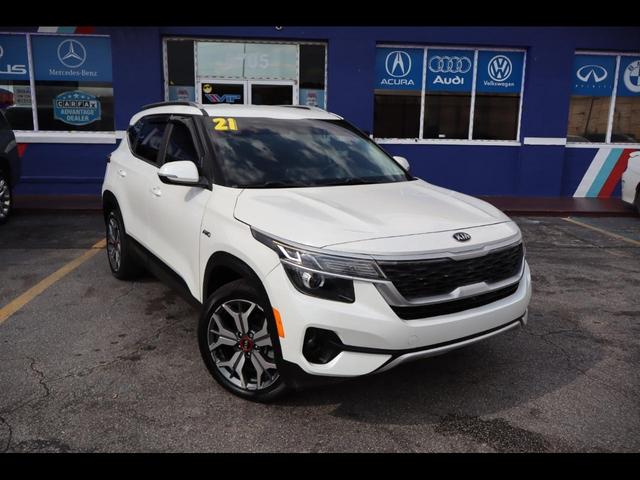 White 2021 Kia Seltos S Turbo AWD SUV / Crossover All-Wheel Drive Automatic