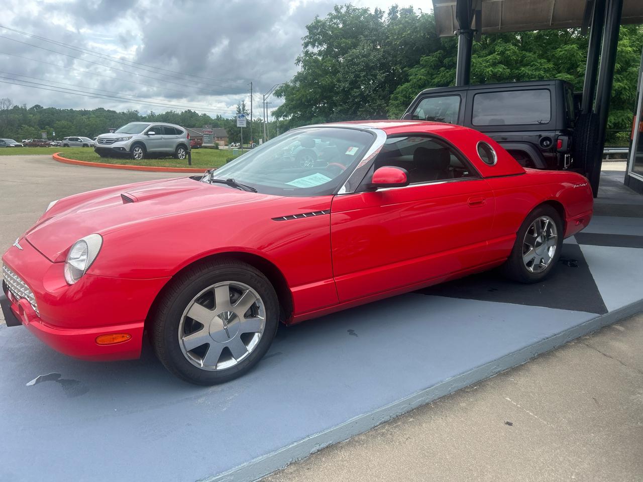 Ford Thunderbird Deluxe 2002