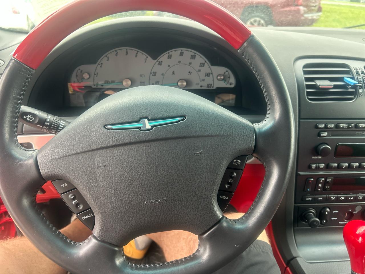 Ford Thunderbird Deluxe 2002