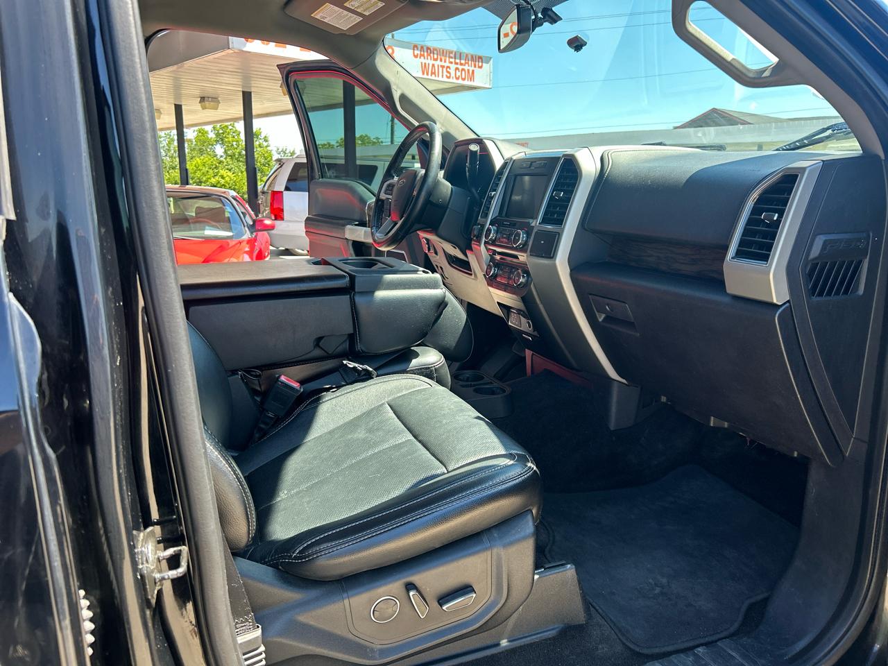 Ford F-150 4WD SuperCrew 139" Lariat 2018