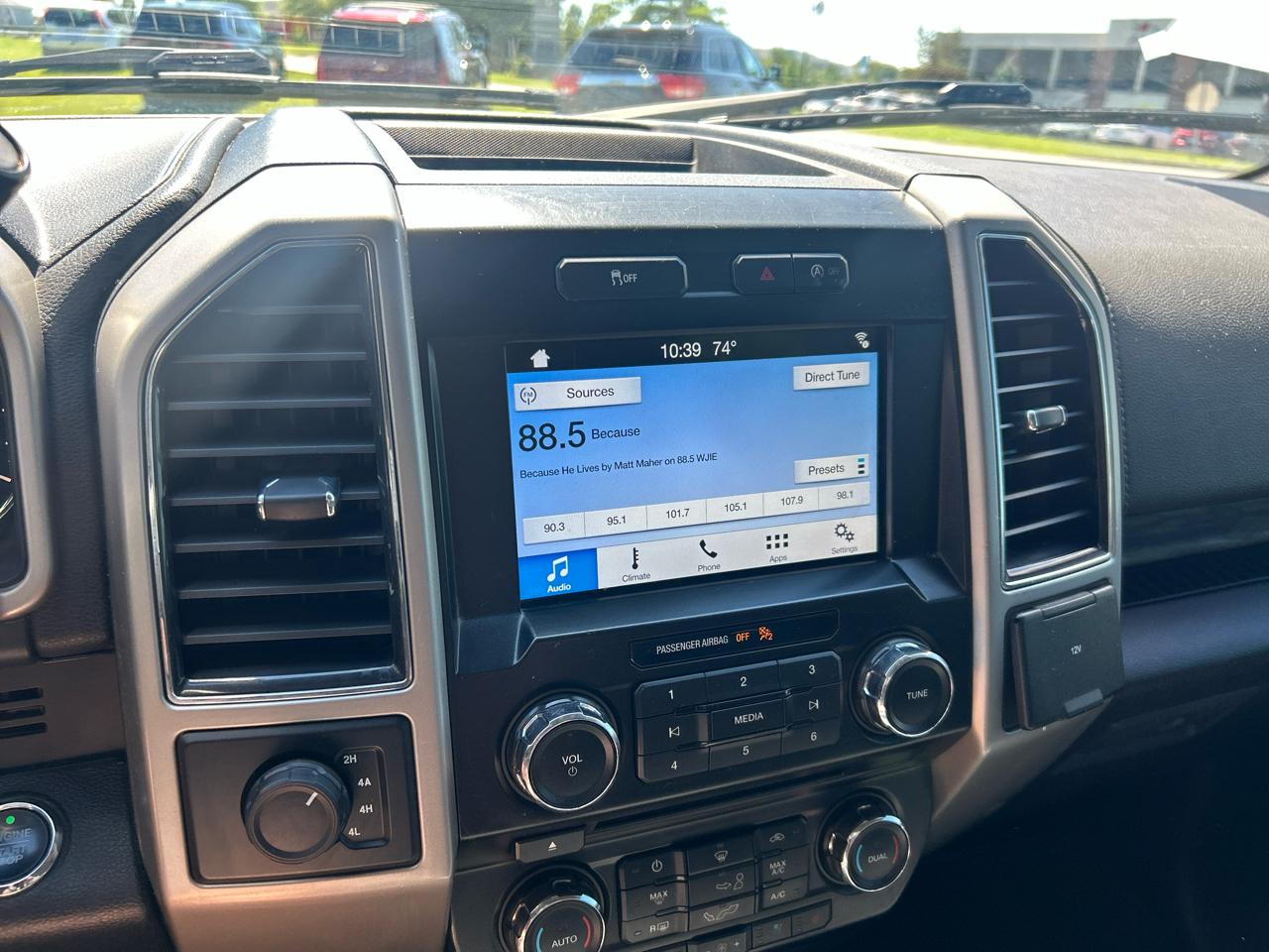Ford F-150 4WD SuperCrew 139" Lariat 2018