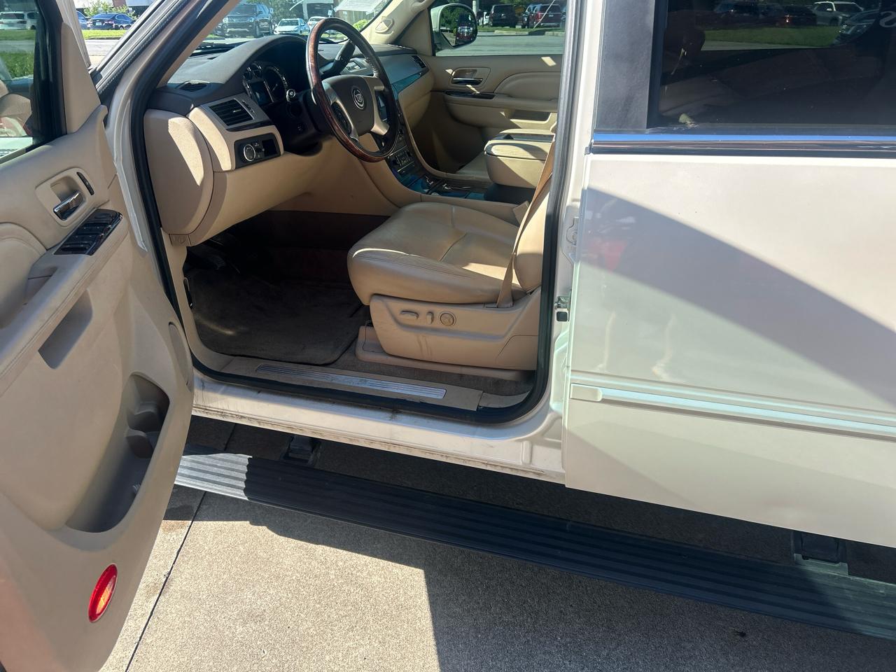 Cadillac Escalade ESV 2WD Premium 2013