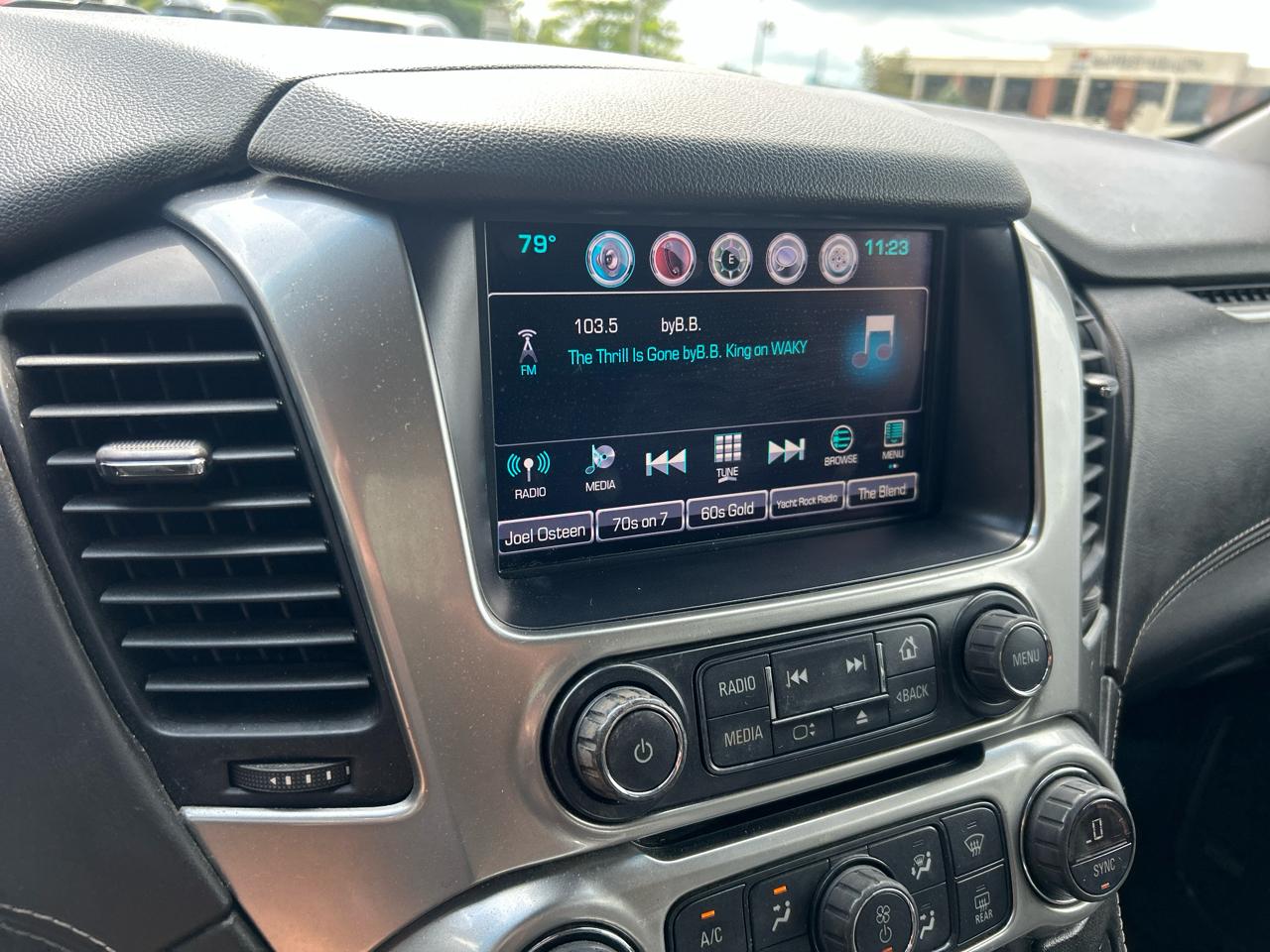 Chevrolet Suburban LT 4WD 2016