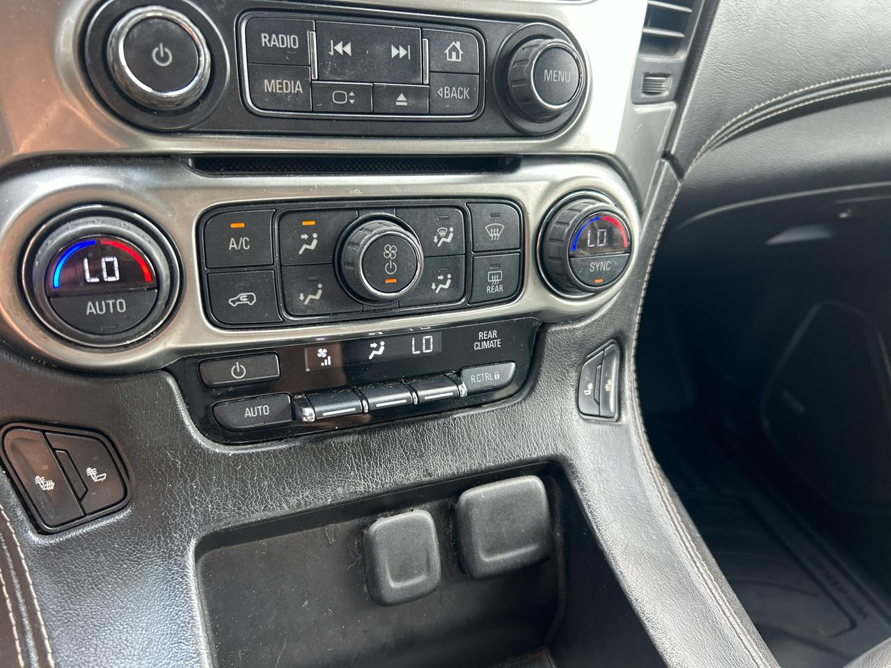 Chevrolet Suburban LT 4WD 2016