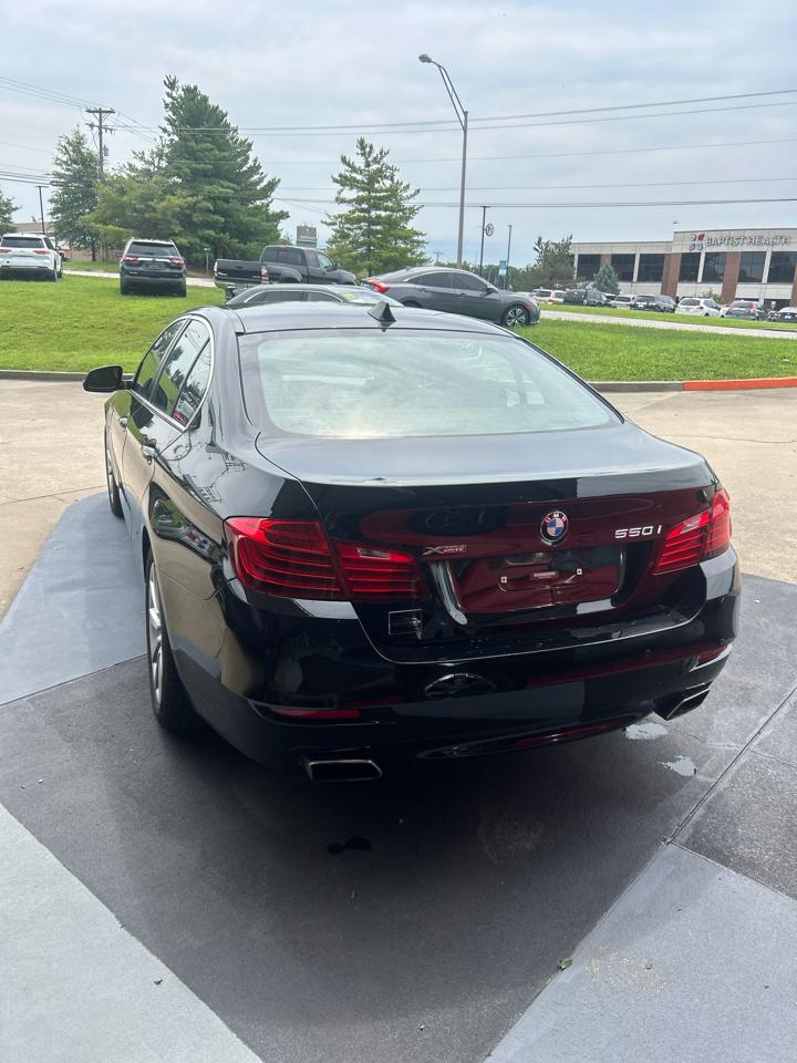 BMW 5-Series 550i xDrive 2015