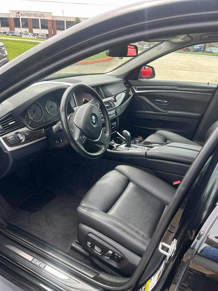 BMW 5-Series 550i xDrive 2015