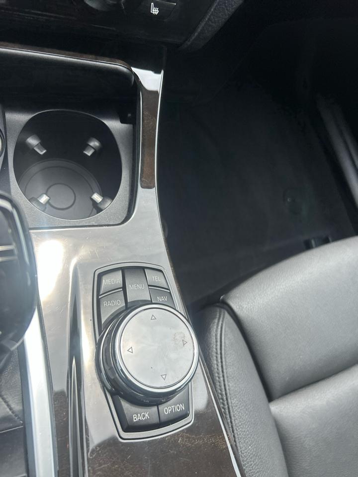 BMW 5-Series 550i xDrive 2015
