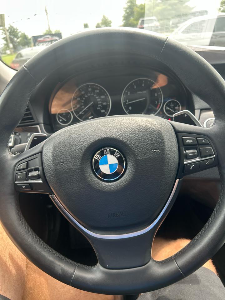BMW 5-Series 550i xDrive 2015