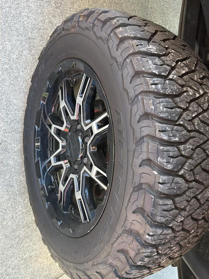 Ford F-150 Lariat SuperCrew Short Bed 4WD 2018