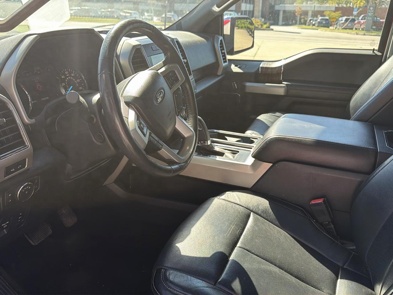 Ford F-150 Lariat SuperCrew Short Bed 4WD 2018