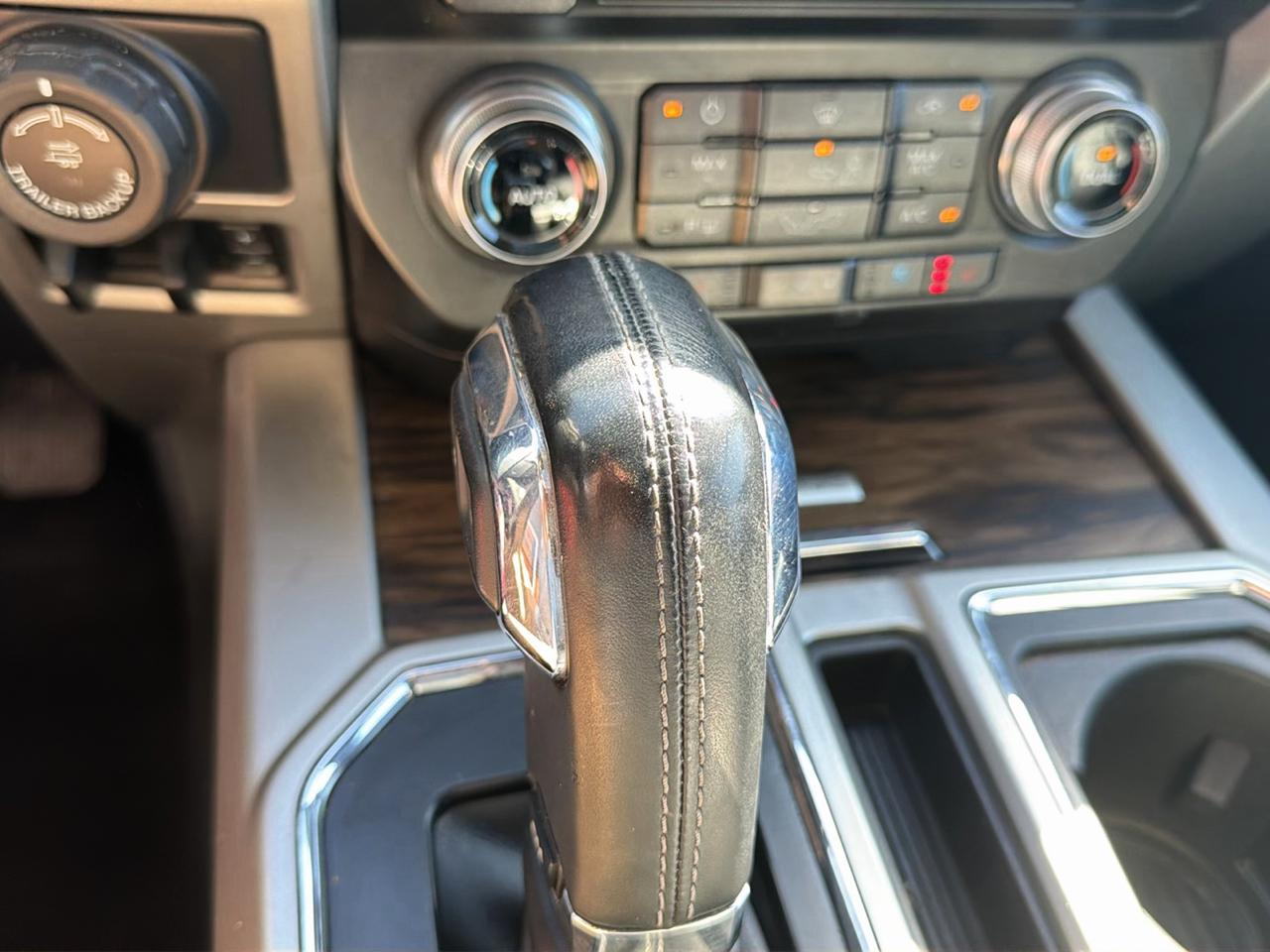 Ford F-150 Lariat SuperCrew Short Bed 4WD 2018