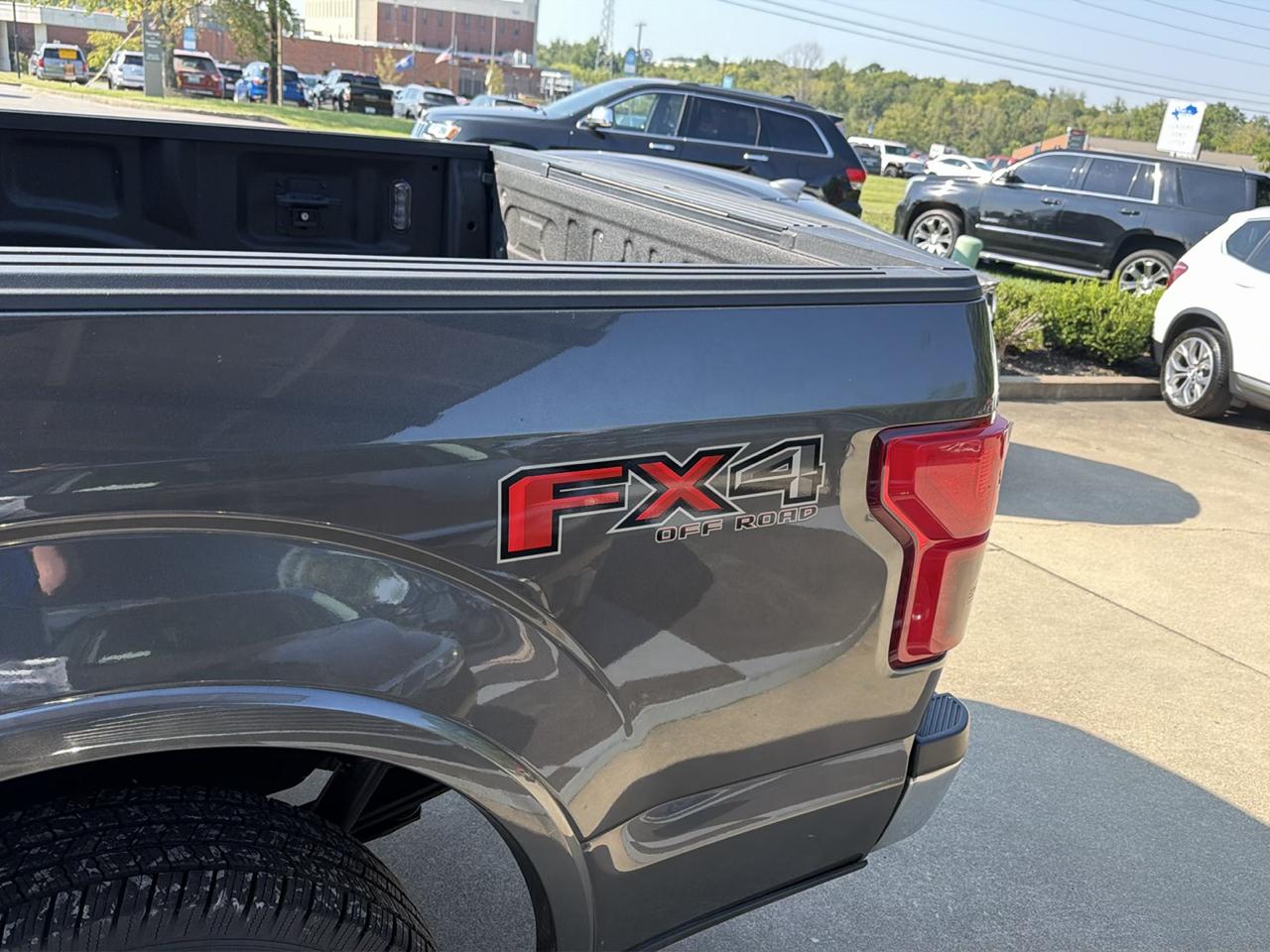 Ford F-150 4WD SuperCrew 139" Lariat 2018