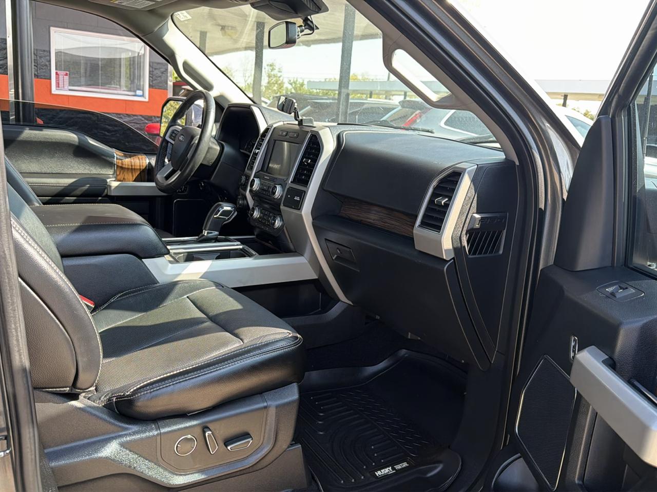 Ford F-150 4WD SuperCrew 139" Lariat 2018