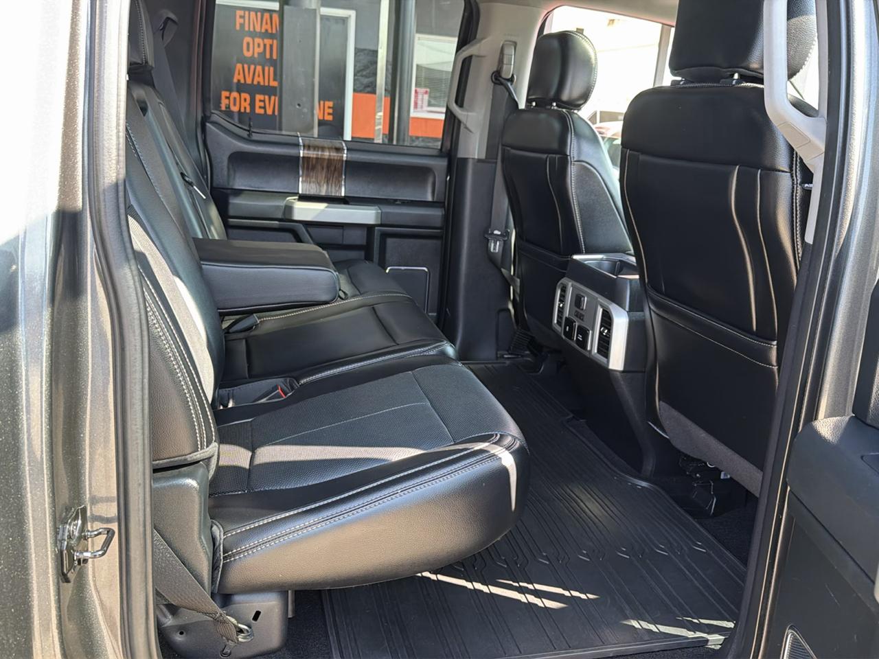 Ford F-150 4WD SuperCrew 139" Lariat 2018
