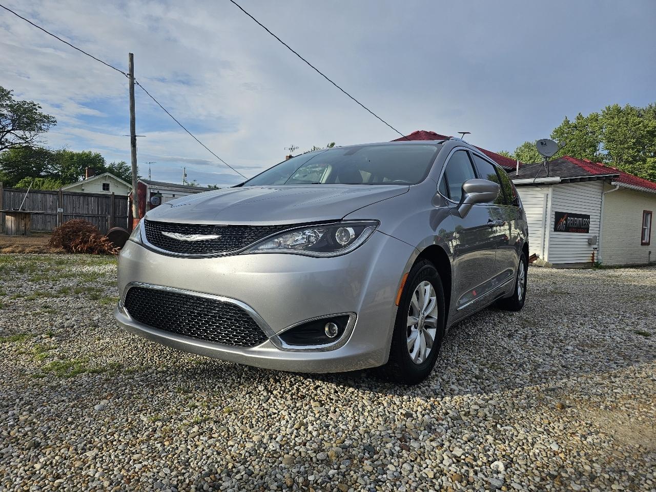 2018 Chrysler Pacifica Touring-L