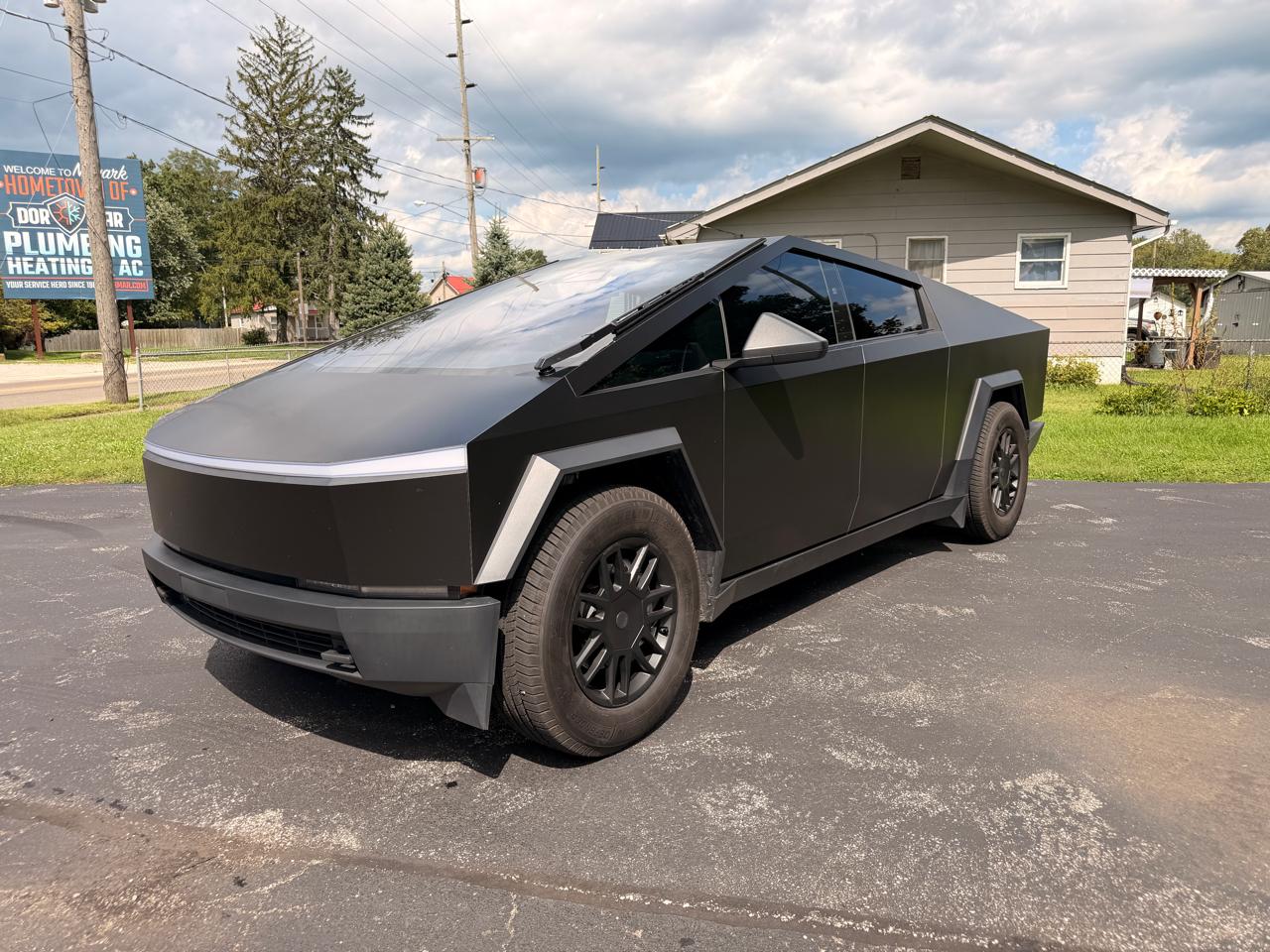 2024 Tesla Cybertruck Base