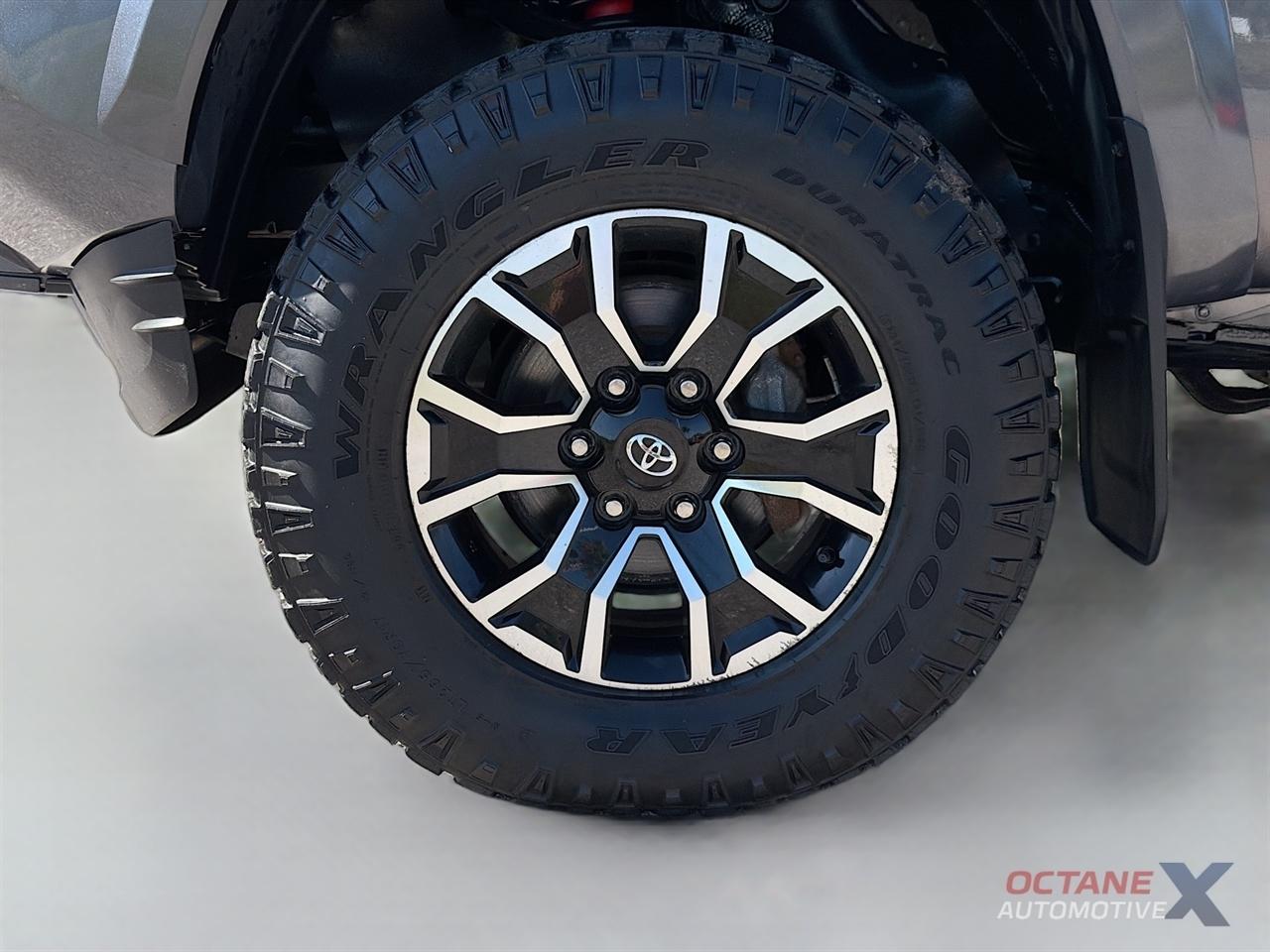 Toyota Tacoma 4WD  2021