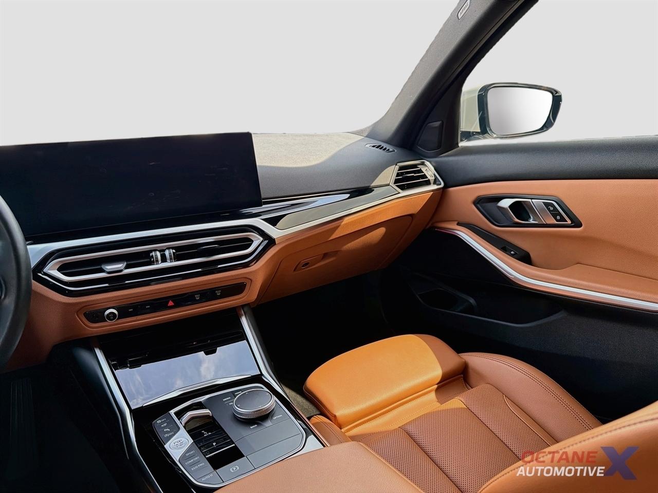 BMW 3-Series  2023
