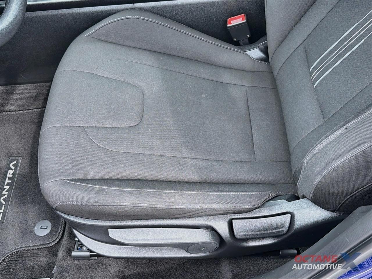 Hyundai Elantra  2023