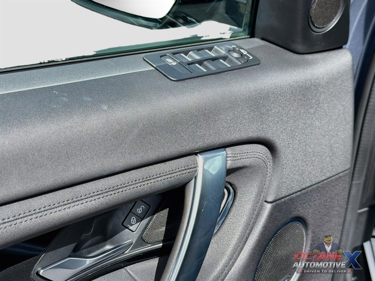 Land Rover Discovery Sport  2020