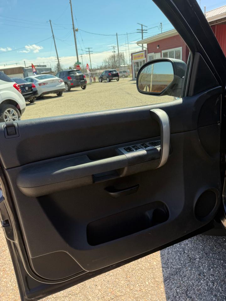 Chevrolet Silverado 1500 1LT Crew Cab 4WD 2009