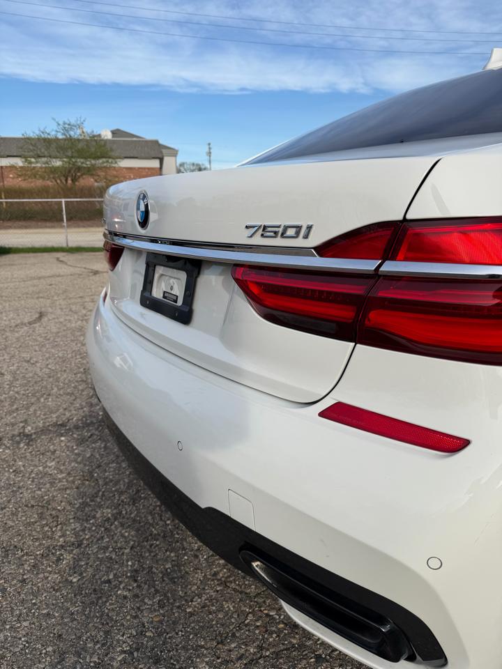 BMW 7-Series 750i xDrive 2019