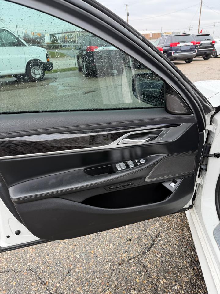 BMW 7-Series 750i xDrive 2019