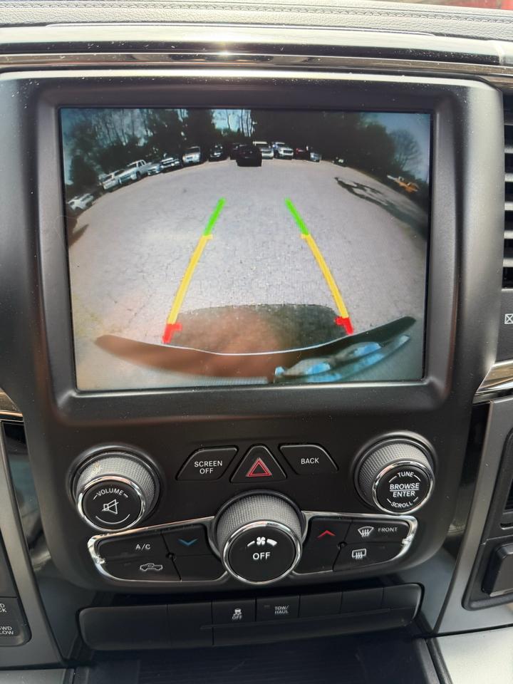 RAM 1500 4WD Crew Cab 140.5" Sport 2015