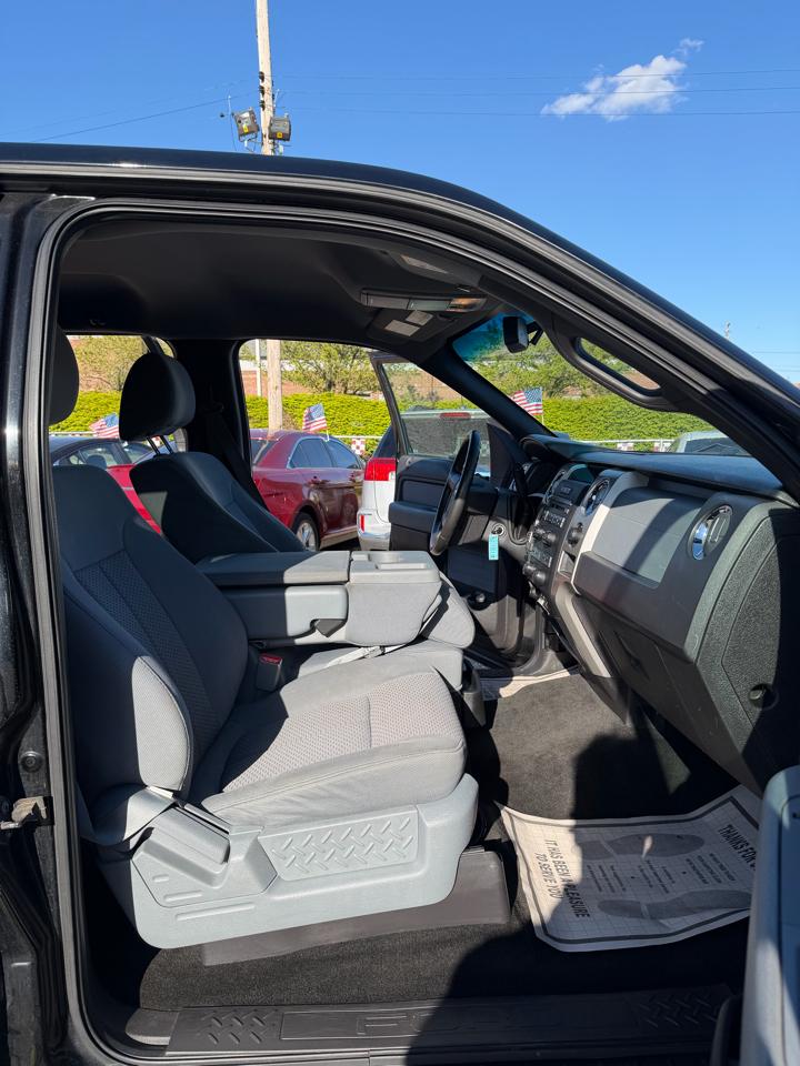 Ford F-150 4WD SuperCab 145" XLT 2011