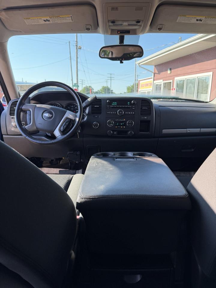 Chevrolet Silverado 1500 1LT Crew Cab 4WD 2013