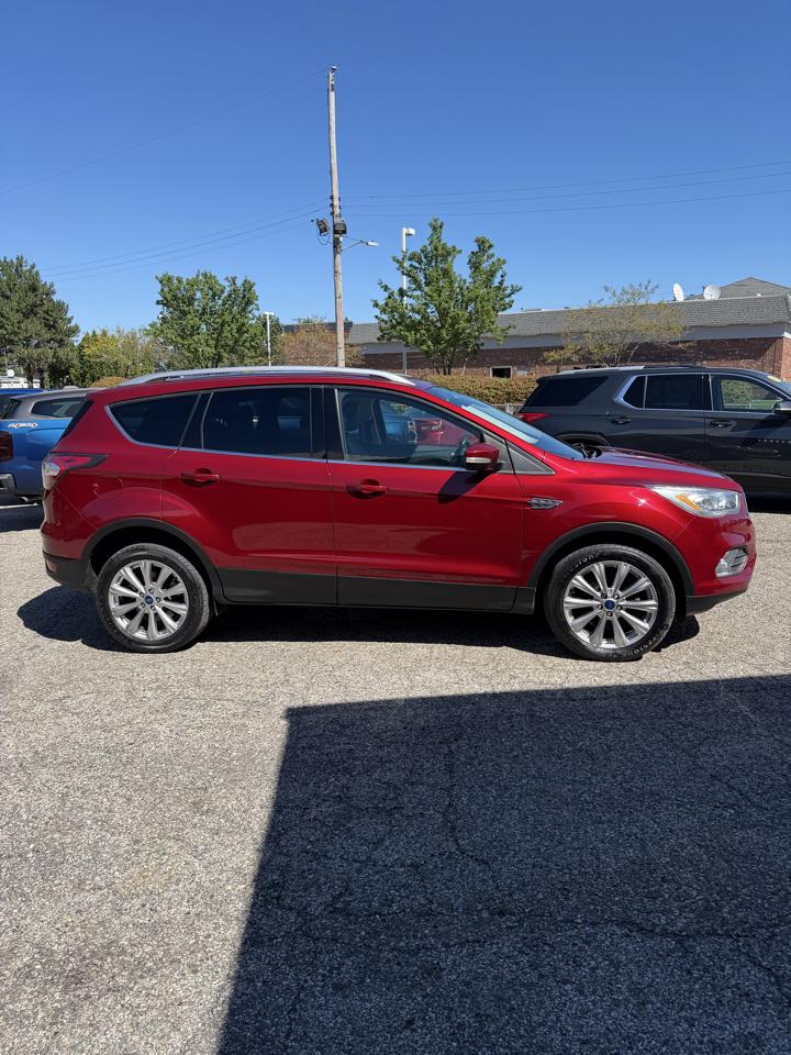 Ford Escape Titanium 4WD 2017