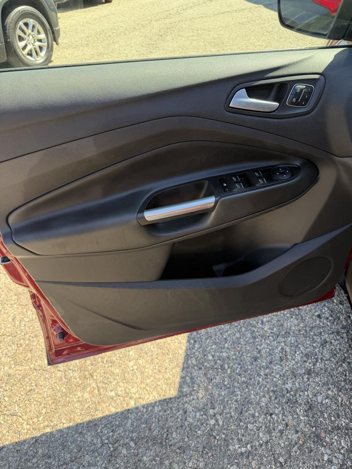 Ford Escape Titanium 4WD 2017