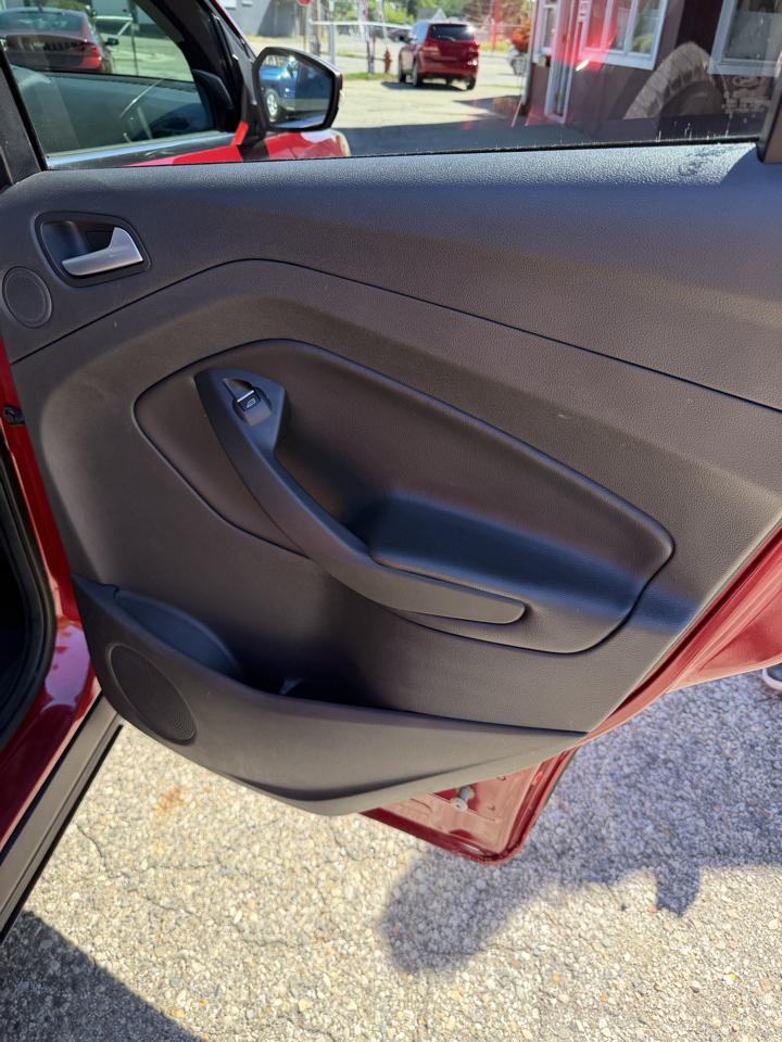 Ford Escape Titanium 4WD 2017