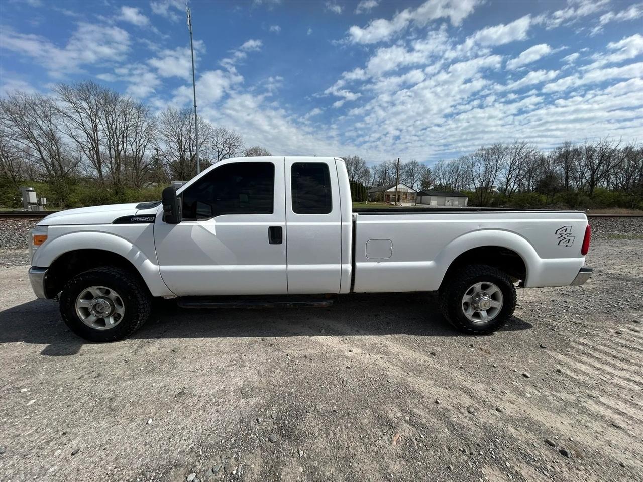 Ford F-250 SD XL SuperCab 4WD 2016