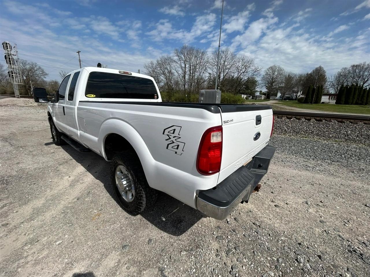Ford F-250 SD XL SuperCab 4WD 2016