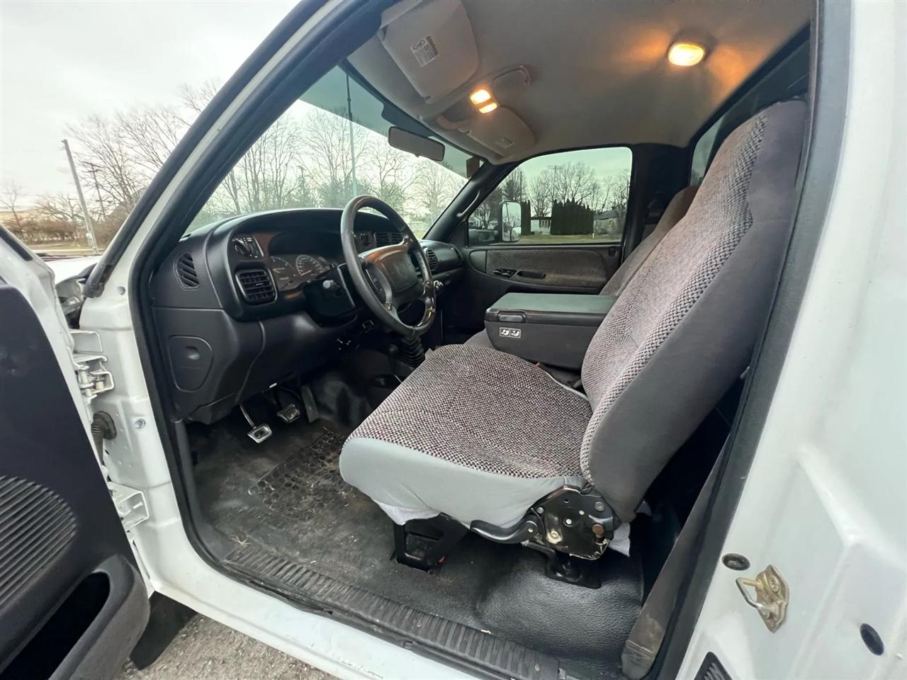 Dodge Ram 3500 ST 4WD 2002