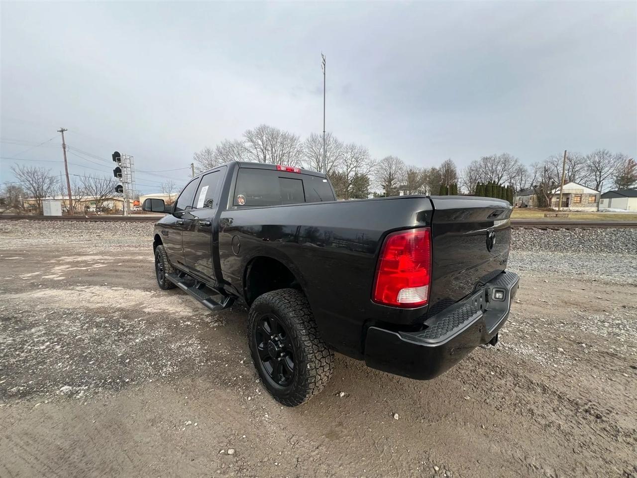 RAM 2500 SLT Crew Cab SWB 4WD 2017