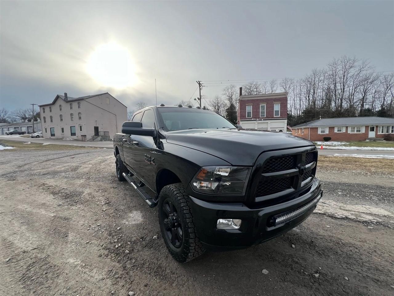 RAM 2500 SLT Crew Cab SWB 4WD 2017