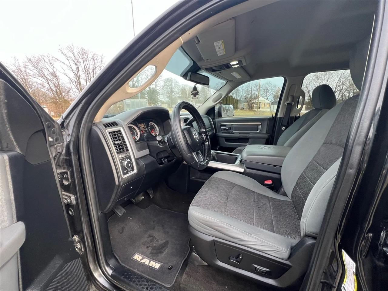 RAM 2500 SLT Crew Cab SWB 4WD 2017