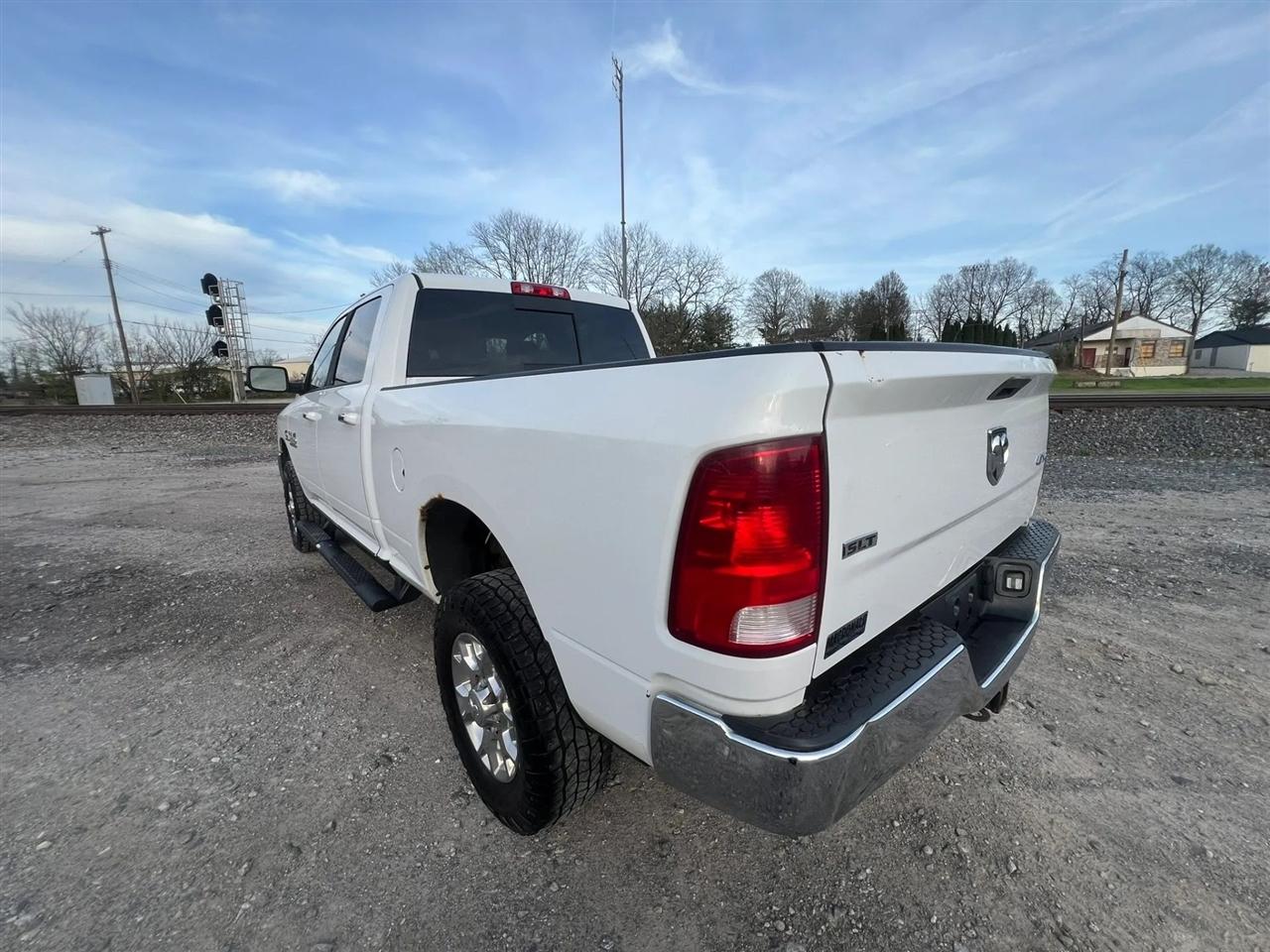 RAM 2500 SLT Crew Cab SWB 4WD 2016
