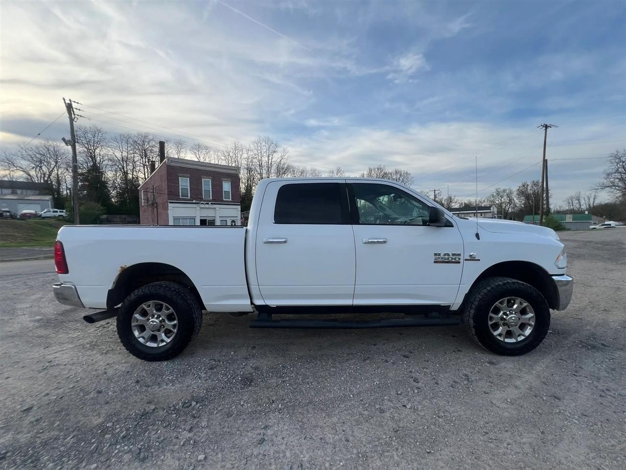 RAM 2500 SLT Crew Cab SWB 4WD 2016