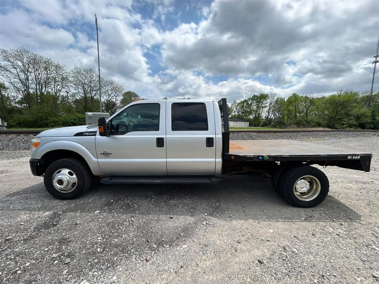 Ford F-350 SD XL Crew Cab Long Bed DRW 4WD 2011