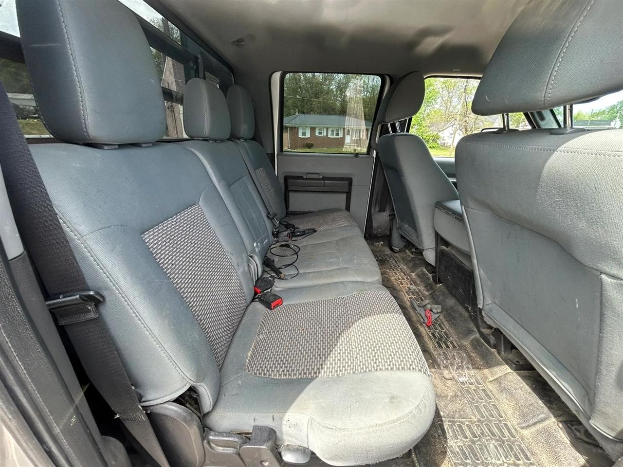 Ford F-350 SD XL Crew Cab Long Bed DRW 4WD 2011