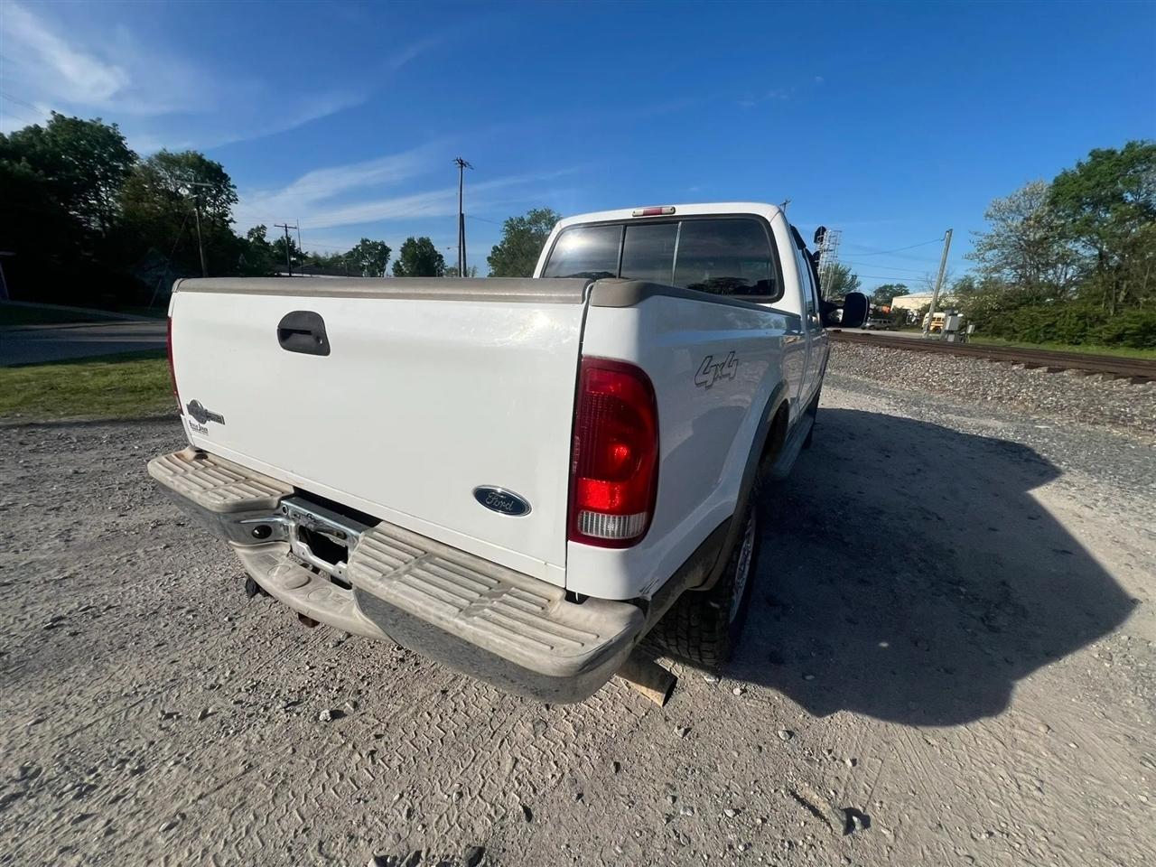 Ford F-350 SD XLT Crew Cab Long Bed 4WD 2005